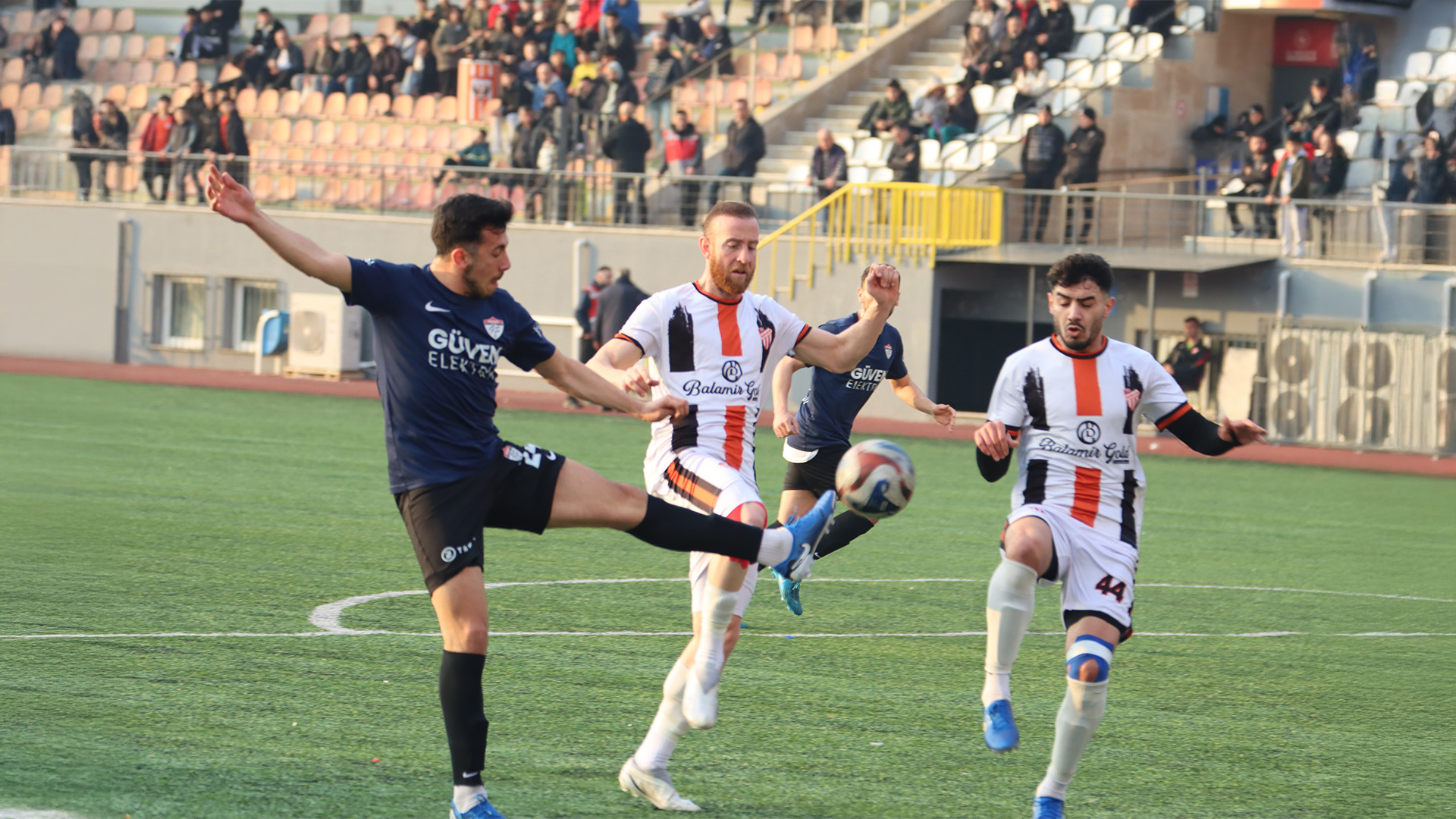Bahçelievler FA ve Göktürk Saray Sahadan 1-1’le Ayrıldı!