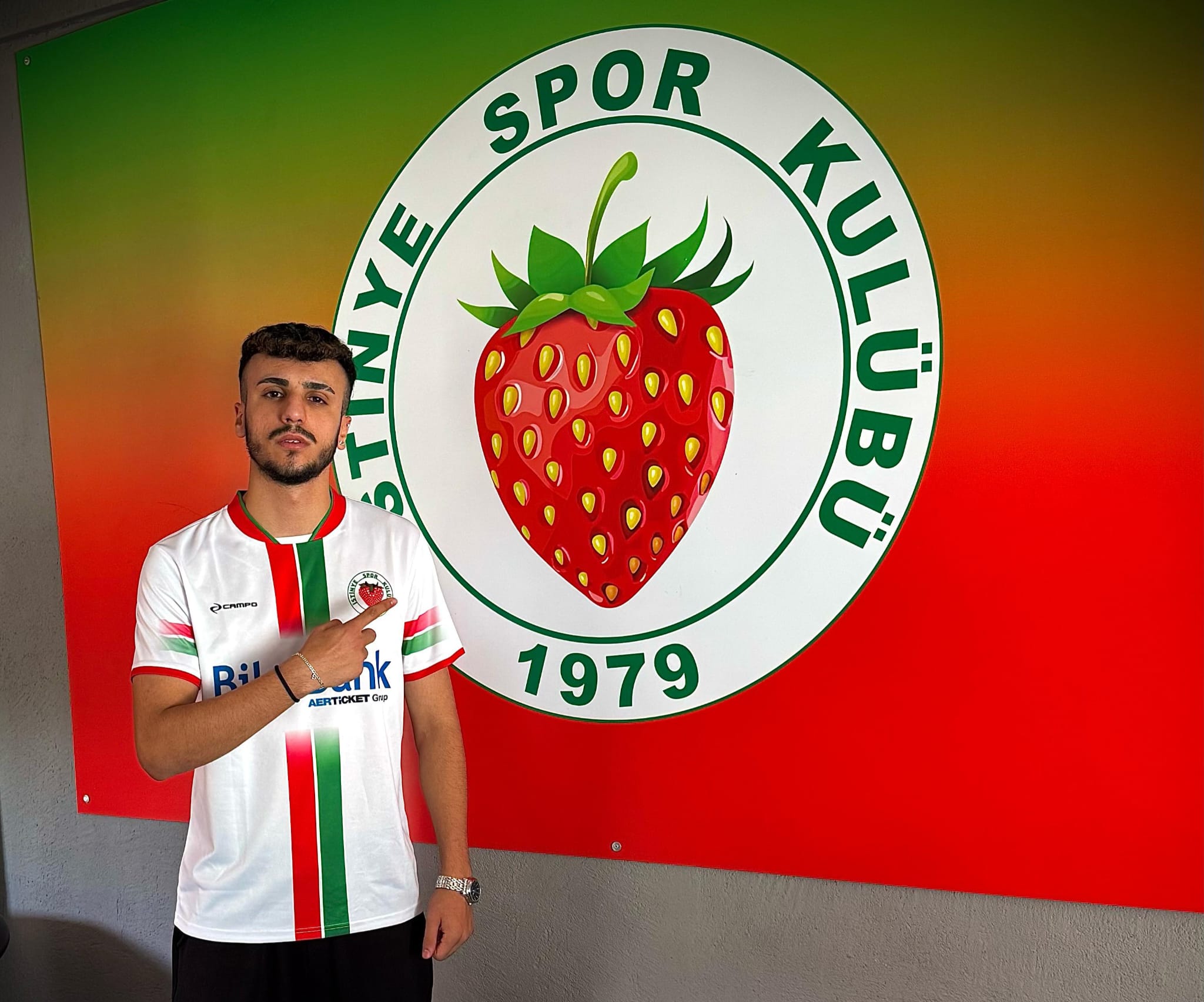 Herkes İstedi, İstinye Aldı! Genç Forvet Barış Alp Resmen İstinyespor’da