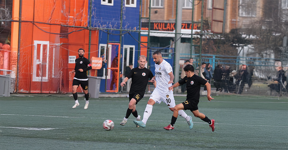 Zorlu maçta kazanan Göktürk Saray