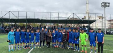 İstanbul’da Altyapı Heyecanı Sona Erdi: U18 ve U15’te Şampiyonlar Kupaya Uzandı
